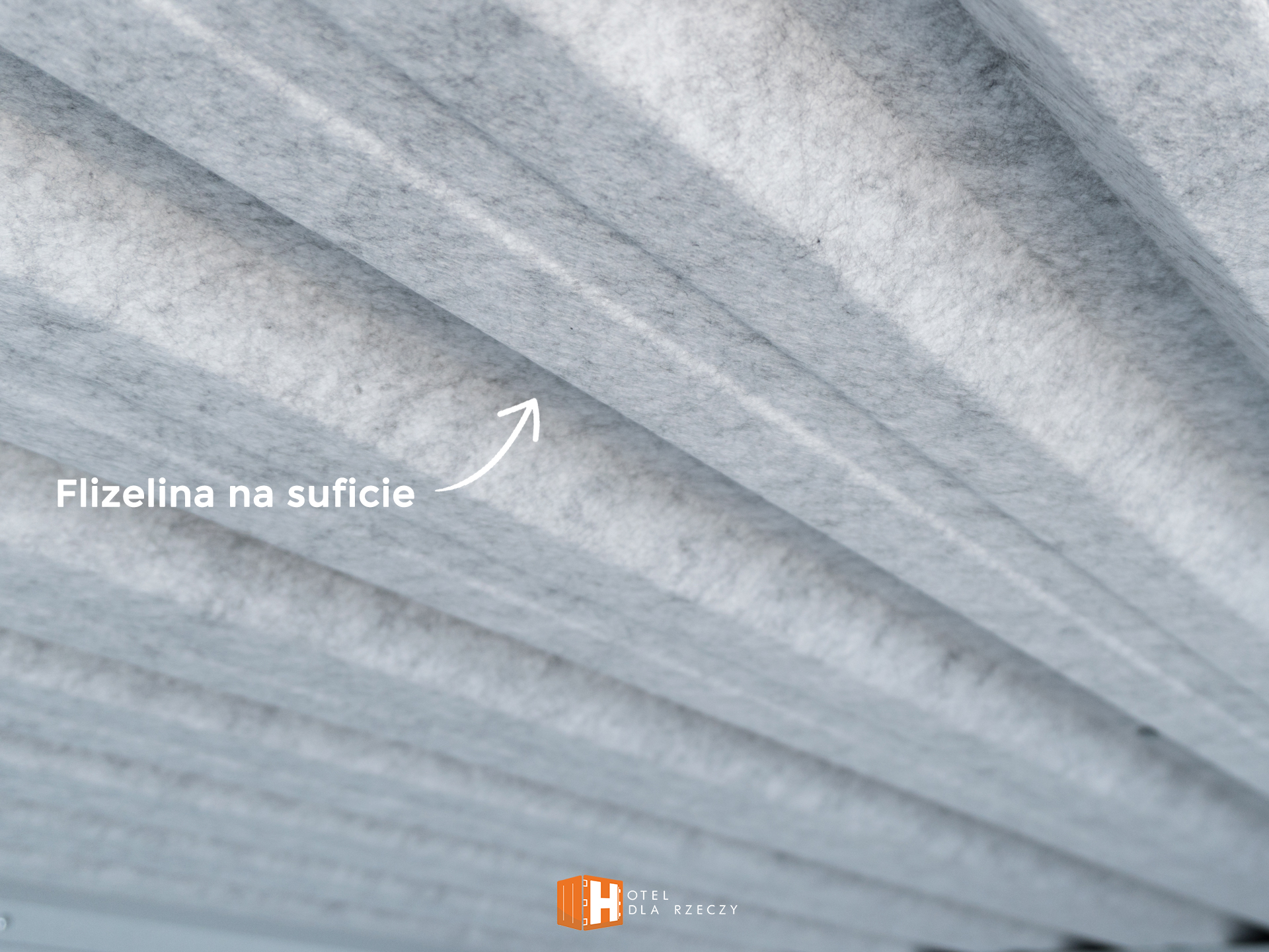 Zabezpieczenie przeciwko wilgoci w magazynie na wynajem.