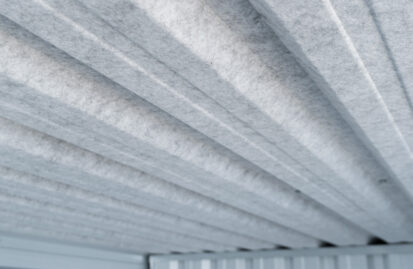 Flizelina na suficie zapobiegająca wilgoci